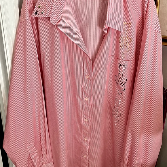 Women’s oversized 3X Collard Cotton, button up, long sleeve blouse. Red/White. - Picture 8 of 16